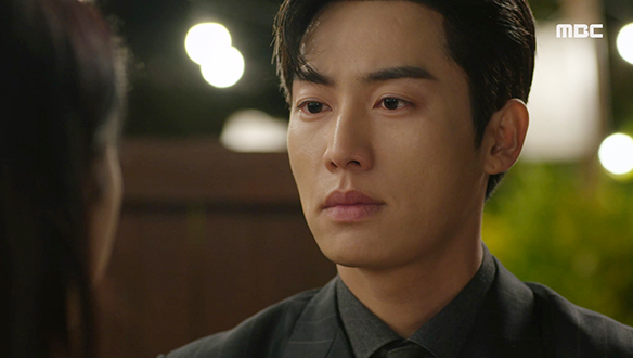 "호감이라면요?" 수정(엄현경)에게 고백하는 우진(권화운)과 둘을 지켜보는 의주(서준영)