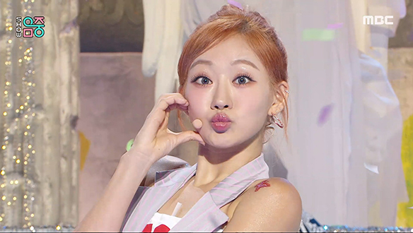 키스 오브 라이프 - 스티키 (KISS OF LIFE - Sticky) 클립 이미지