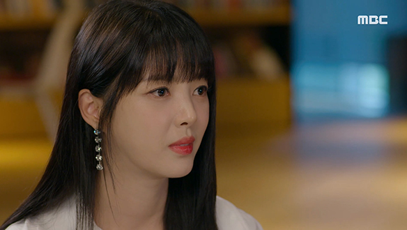 "얼마까지 가능하시죠?" 경화(이승연) X 수정(엄현경), 두 사람의 치열한 기싸움 클립 이미지