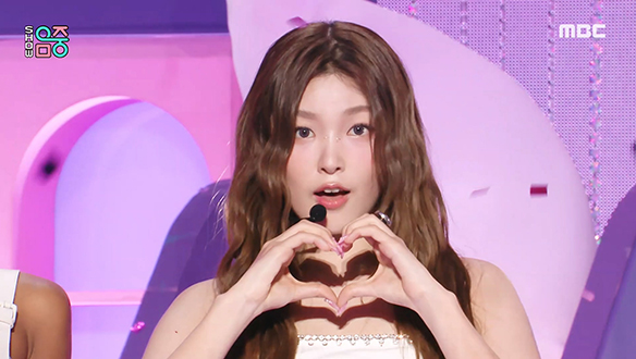 캣츠아이 - 터치 (KATSEYE - Touch) 클립 이미지