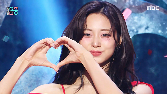 쯔위(트와이스) - 런 어웨이 (TZUYU(TWICE) - Run Away) 클립 이미지