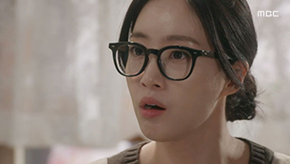 "네 엄마를 본 사람이 있대!" 장미(함은정)에게 전해진 목격자의 제보 소식?!