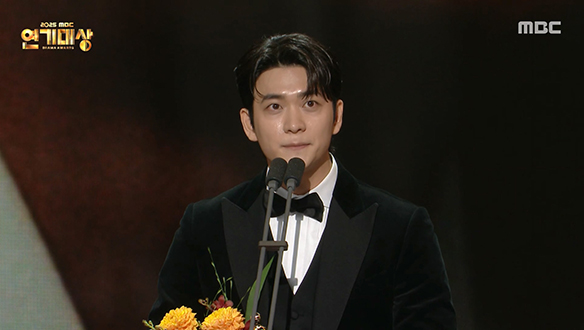 [2025] 최우수 연기상 남자(미니시리즈 부문) - 강태오 <이강에는 달이 흐른다> 클립 이미지