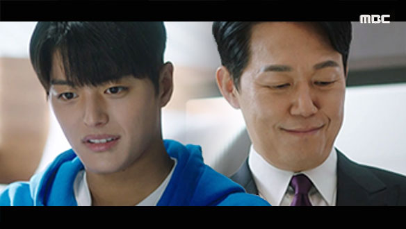 “캡틴이라는 말이 어울린다“ 선수들과 호흡하는 감독 캡틴맹, 맹공(박성웅)