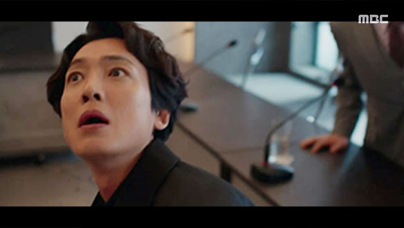 무진(정경호), 김명안(최무성)의 자백과 함께 무너진 건물?!