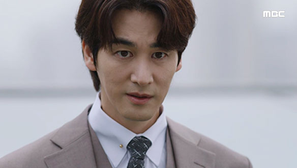태양을 삼킨 여자 