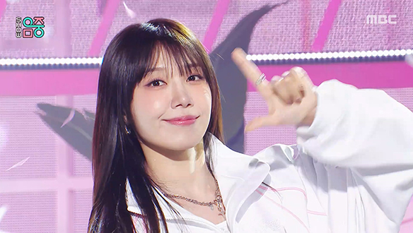 에이핑크 - 러브 미 모어 (Apink - Love Me More)