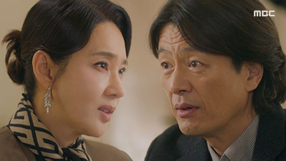 "이런 말을 해도 될지 모르겠는데..." 장미(함은정)와 백호(윤선우)를 떨어트리기 위한 화영(오현경)의 이간질 클립 이미지