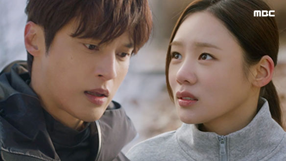 "어머...! 변호사였네" 두 사람의 첫 만남, 백호(윤선우)에게 빠져든 홍주(김민설)?! 클립 이미지