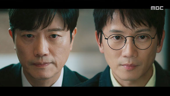 "강신진이 그때 일을 알고 있다" 한영(지성)의 과거를 묻는 신진(박희순)