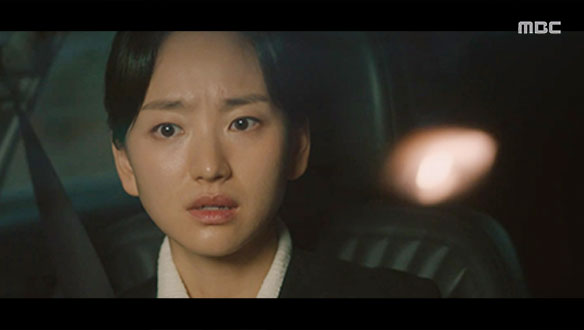 "우리가 잡아야 할 사법부의 거악은..." 한영(지성), 진아(원진아)에게 밝히는 사법부의 거악  클립 이미지