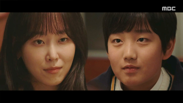 “나도 그런 적 있는데..“ 상처 입은 현수(강지용)를 위로해 주는 지선(서현진)