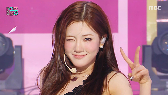 앳하트 - 버터플라이 도어스 (AtHeart - Butterfly Doors)