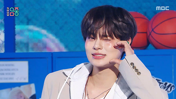 에이비식스 - 바럼즈업 (AB6IX - BOTTOMS UP)