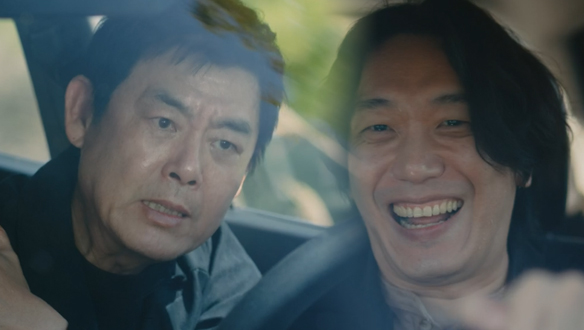 “팀장님 괜찮으세요?“ 칼에 찔린 김봉팔(성동일), 차량 탈취 후 도주하는 표규철(허형규) 