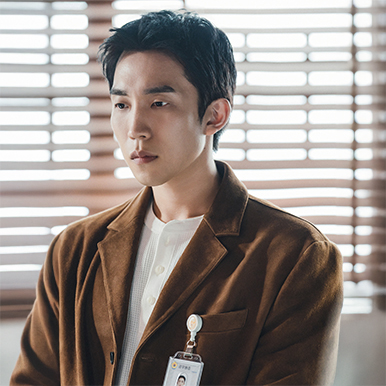 이동진