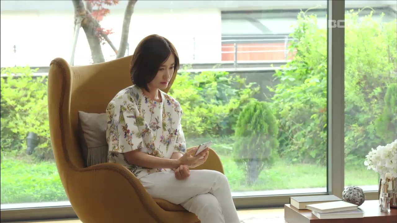 [고소영] 오연수-황신혜의 아이보리 플라워 블라우스