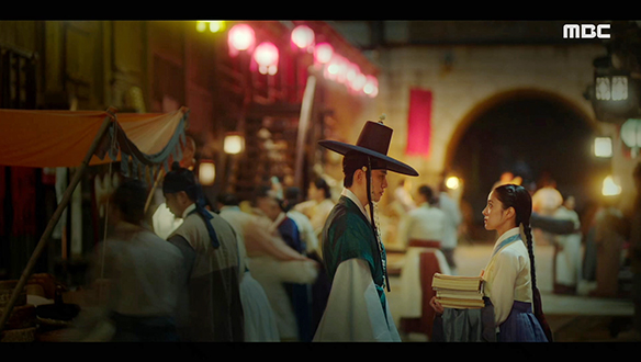 "내가 너에게 휘둘렸느냐"…서서히 마음을 자각하는 이산(이준호)