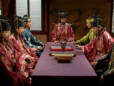 금와가 정신을 차리지 못하자 국사를 대신 돌보는 대소 클립 이미지