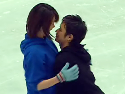 입대 이야기에 오버하는 병희에게 진짜로 자신을 기다려 줄 수 있냐고 묻는 철수 클립 이미지