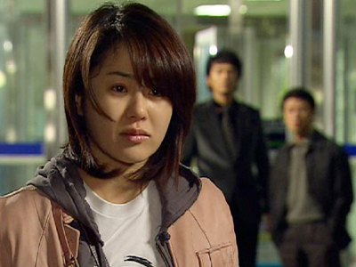 싸운 뒤 기분이 안 좋은 병희는 희명과 술을 마시는데... 클립 이미지