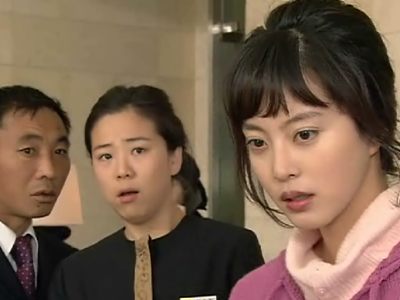 "여기가 끝이예요." 상실(한예슬)을 필립(김성민)의 숙소로 데려다주는 유경(박한별) 클립 이미지