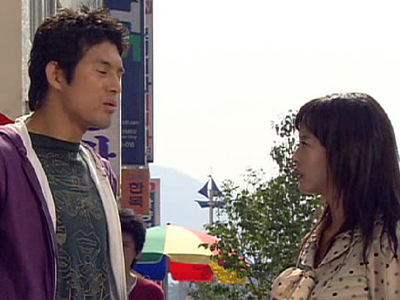 병원에서 상실(한예슬)를 버려둔체 사라져버린 철수(오지호) 클립 이미지