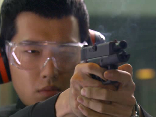 민기는 수현에게 질투를 느끼고 승부를 건다. 마오(최재성)는 입국한다.