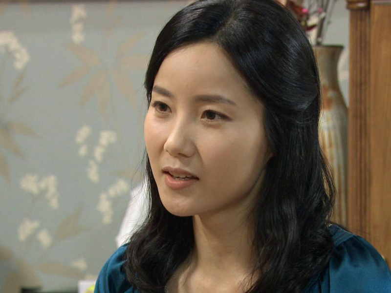 지난 날 숙영과의 서운했던 감정을 풀기위해 먼저 말을 꺼내는 시향