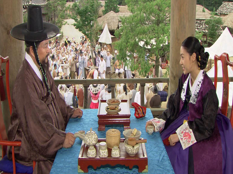 화완옹주(성현아)는 최석주(조경환)를 만나 무언가를 부탁한다 클립 이미지