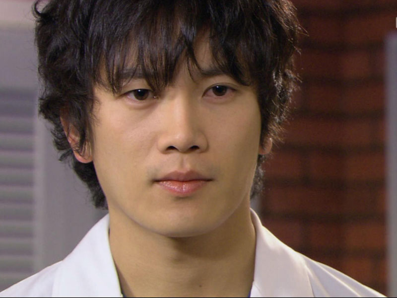 김영희에게 사진을 보는 법을 가르쳐달라고 하는 은성