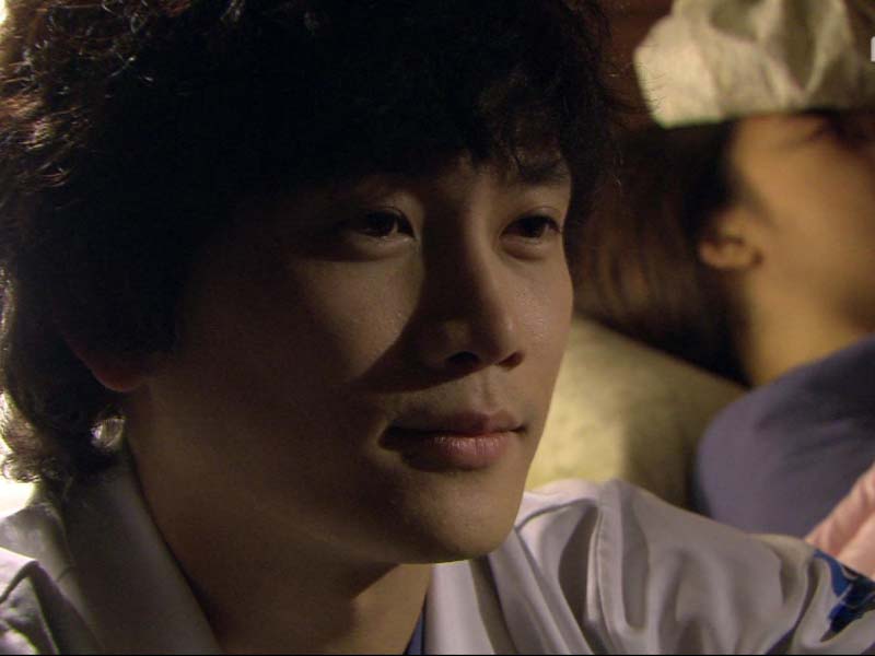 은성의 따뜻한 위로에 혜석은 울음을 터뜨린다.