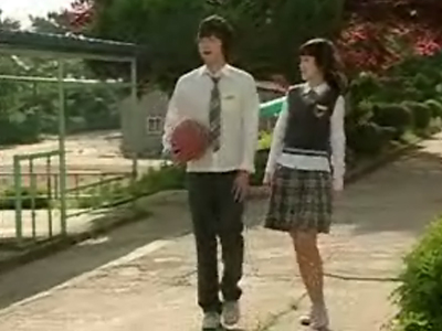 윤호에게 유미랑 사귀지 말라고 말하는 나혜미 클립 이미지